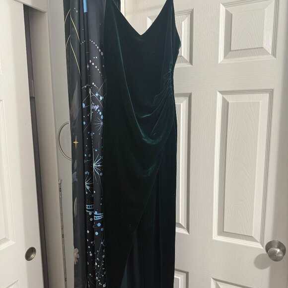 Emerald Green Velvet Dress - Picture 1 of 1